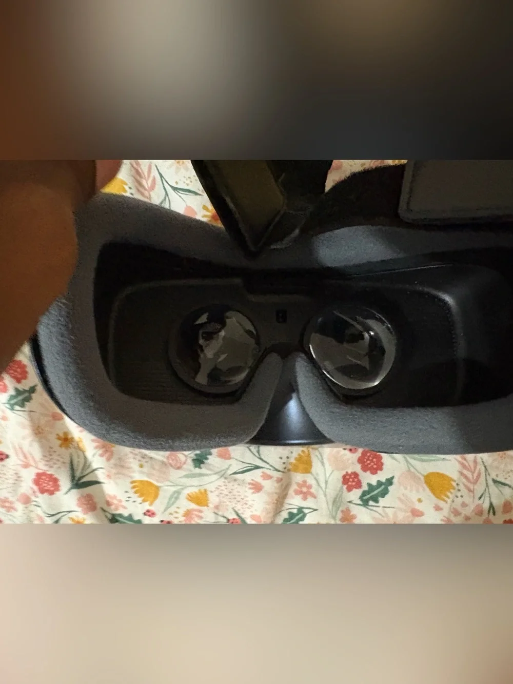 The Samsung Gear VR oculus headset 2015 no remote included